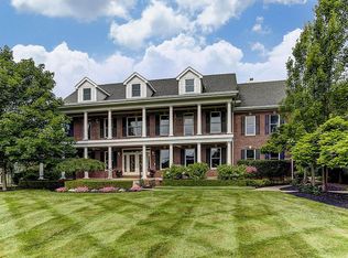 327 Skyland Dr, Bellbrook, OH 45305