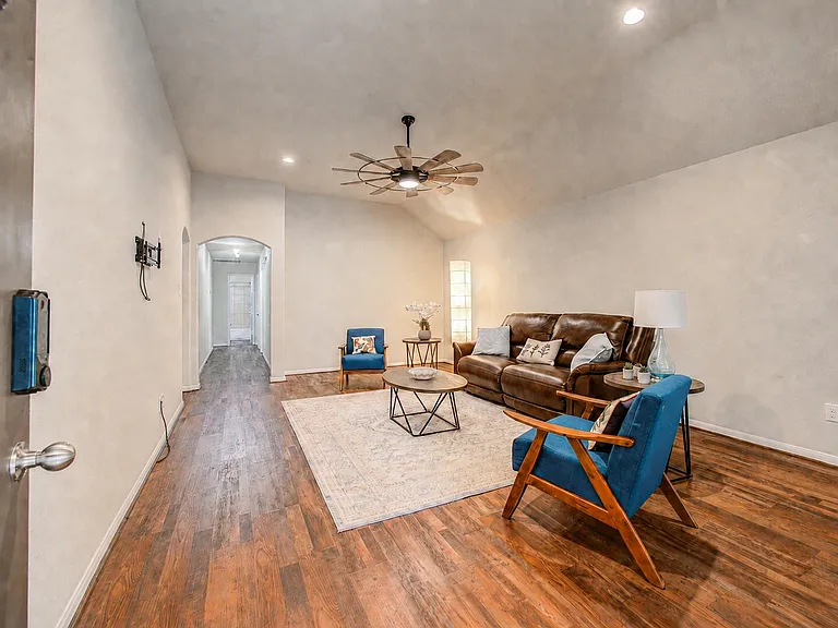 14915 Calico Heights Ln — Photo 4