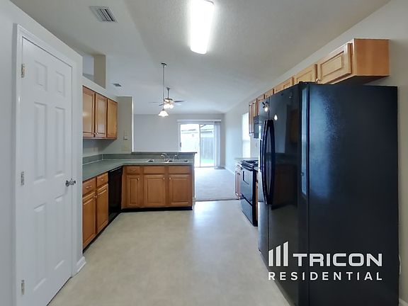 5th image of 3925 Hideaway Ln