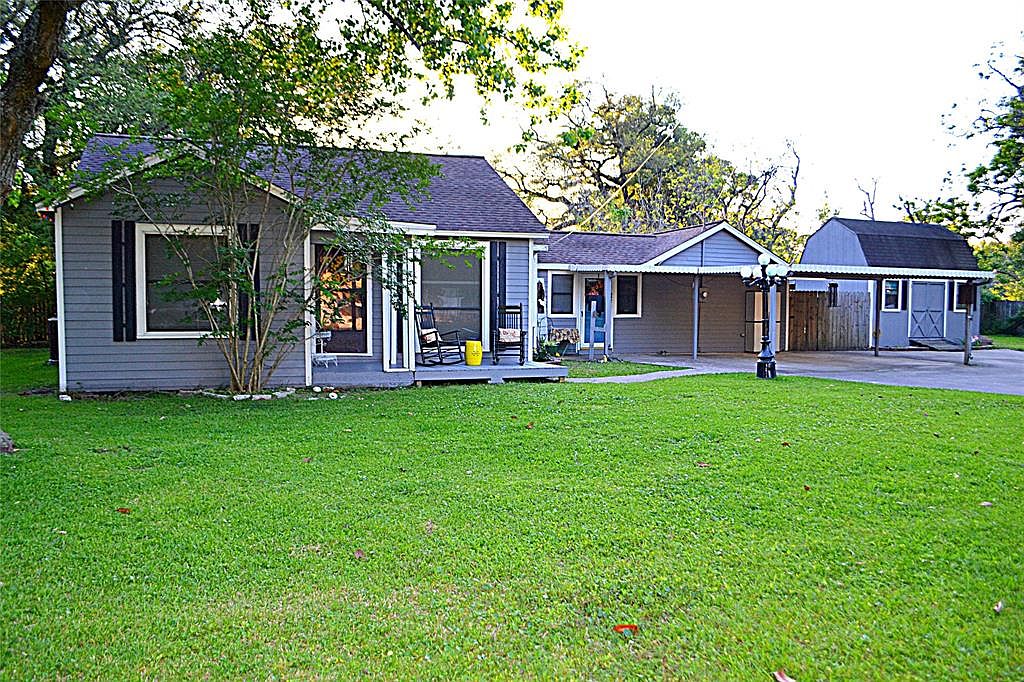 106 N 6th St, Highlands, TX 77562 | Zillow
