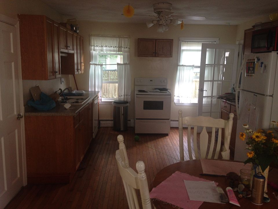 kitchen from side entrance
