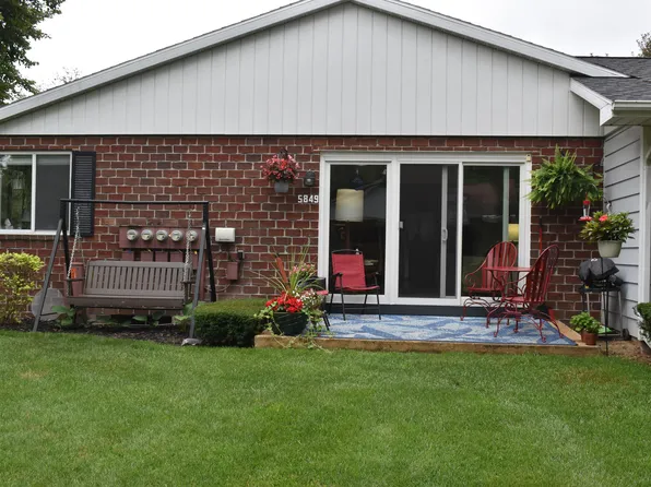 5849 Leisure South Dr SE, Kentwood, MI 49548