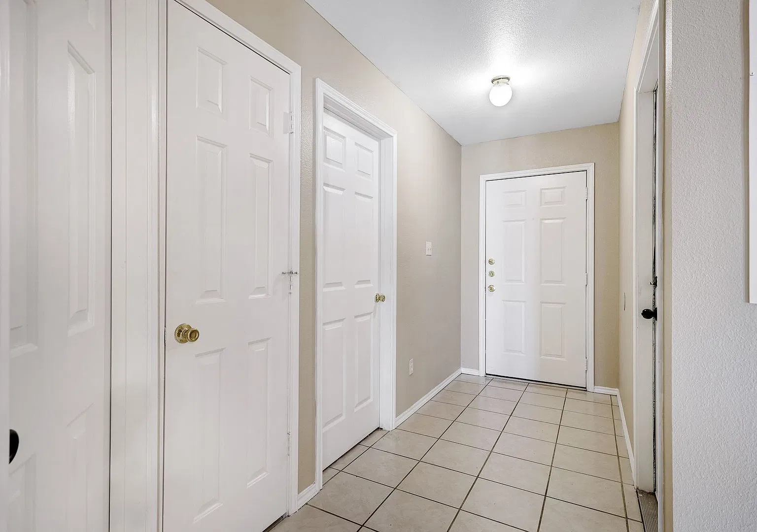 1076-1078 Misty Acres Drive — Photo 3