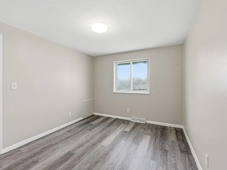 1759 Lonsdale Rd #B — Photo 13