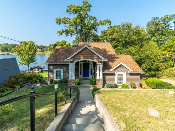 600 Lane 274 Crooked Lk, Angola, IN 46703