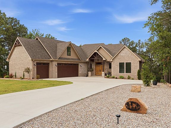 3rd image of 77 Letrista Dr