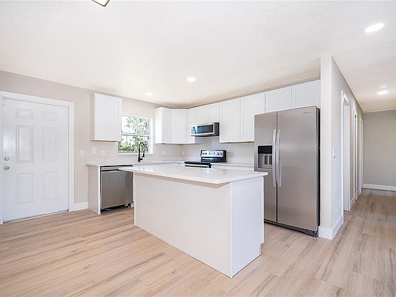 5th image of 1033 EMBRUN COURT