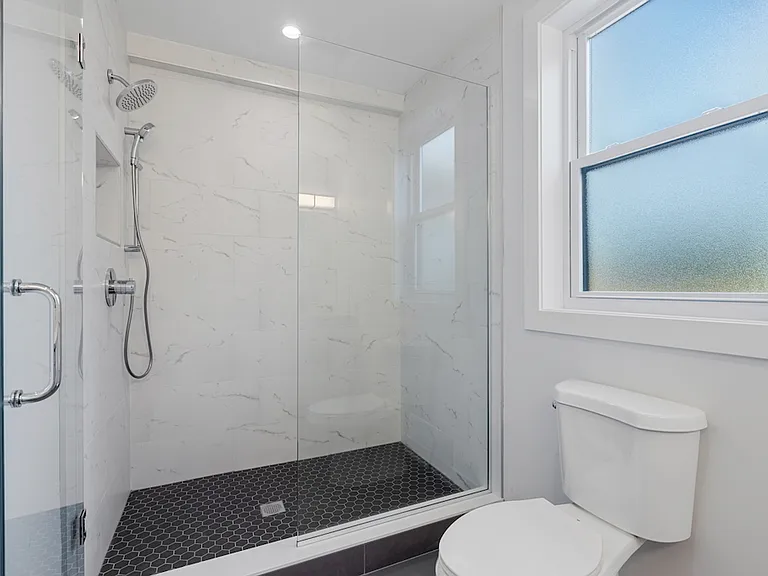 6423 N Washtenaw Ave #3 — Photo 9