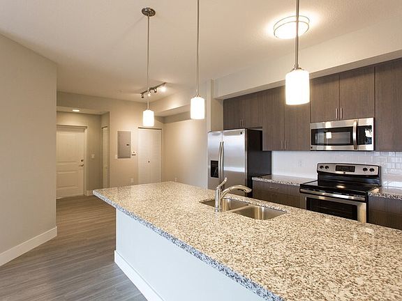 5th image of 4901 Shalimar Ln #7304