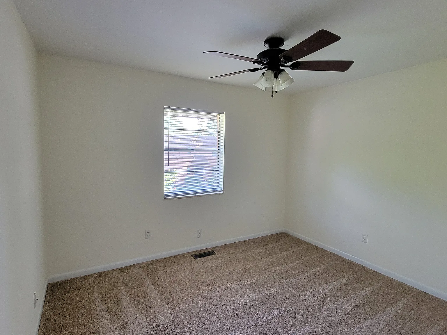 2 bed, 836 sqft, $1,150 — Photo 3