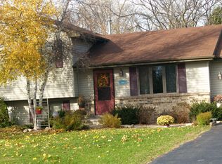 2694 Oakwood Cir, Oshkosh, WI 54904