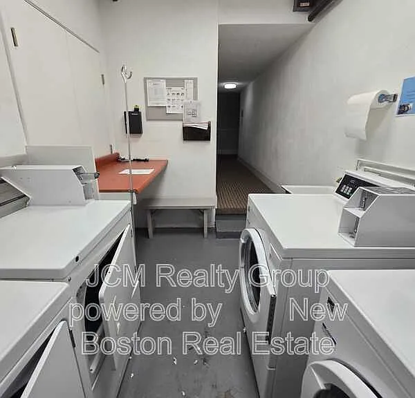 276 Albion St — Photo 35