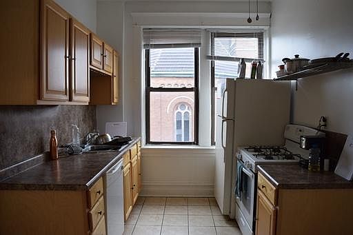 3rd image of 923 N Noble St #4FF