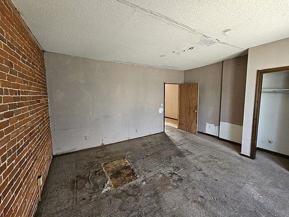 4th image of 344 Maple St Unit 344