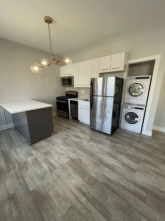 1st image of 76 Congress St #1