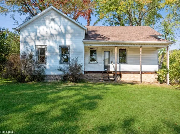 10414 Grand Beach Rd N, Michigan City, IN 46360