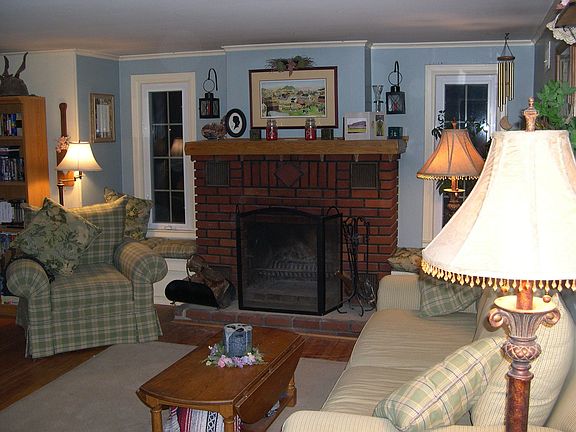 Warm & Cozy Living Room