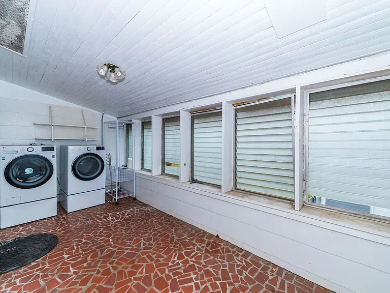 2-Bedroom Monticello Park Duplex - Upstairs Unit — Photo 14