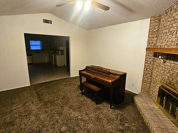 2nd image of 3326 Erin St