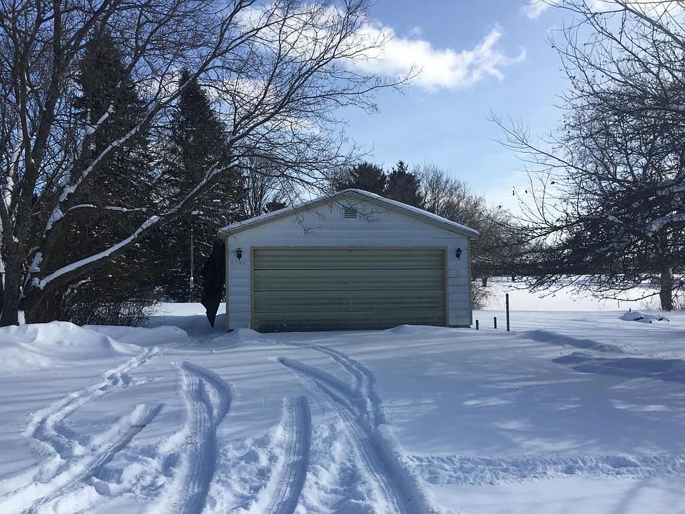 Garage on Parcel 9