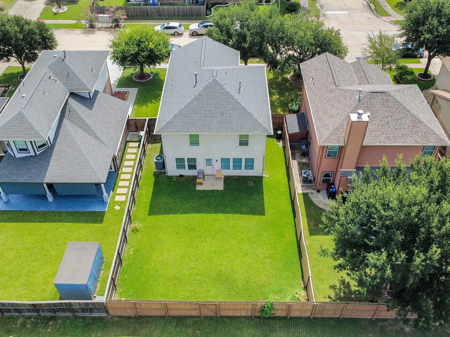 3 bed, 2.5 bath, 1844 sqft, $1,850 — Photo 4