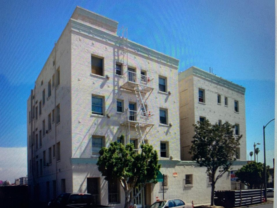 1st image of 302 N Alexandria Ave #B