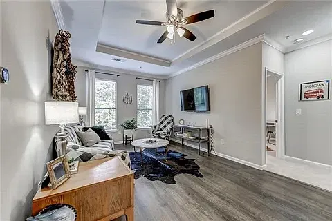 2 bed, 1077 sqft, $2,650 — Photo 2
