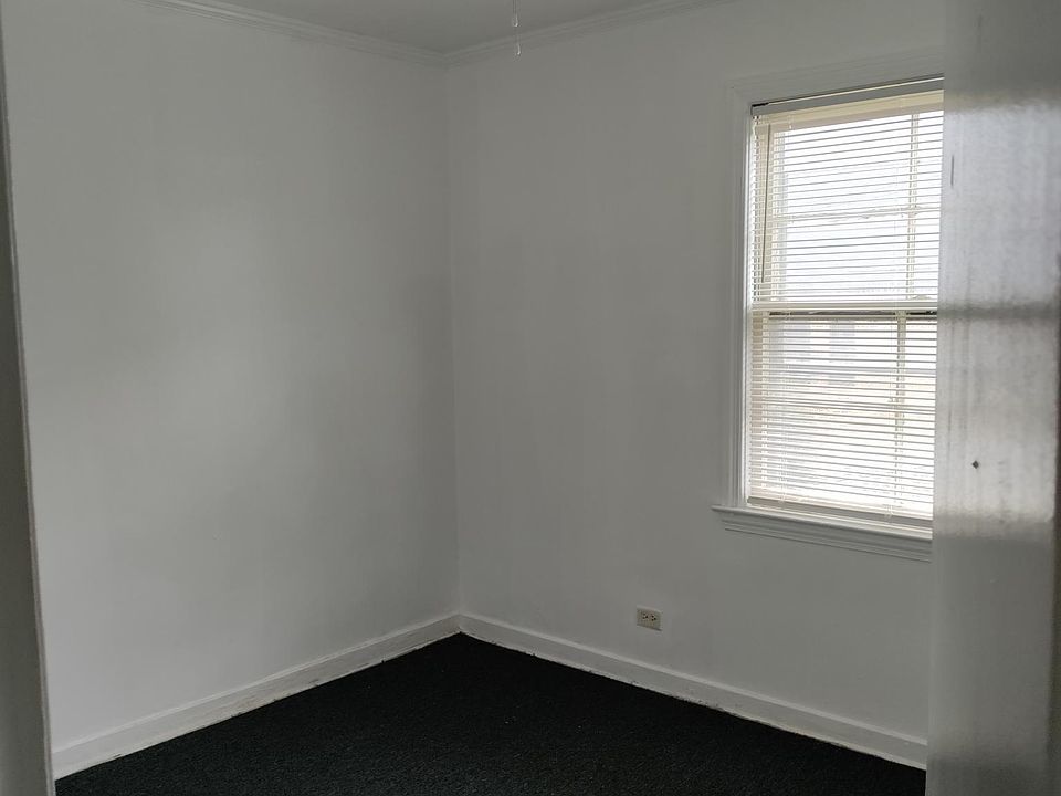 2nd image of 8059 S Rhodes Ave