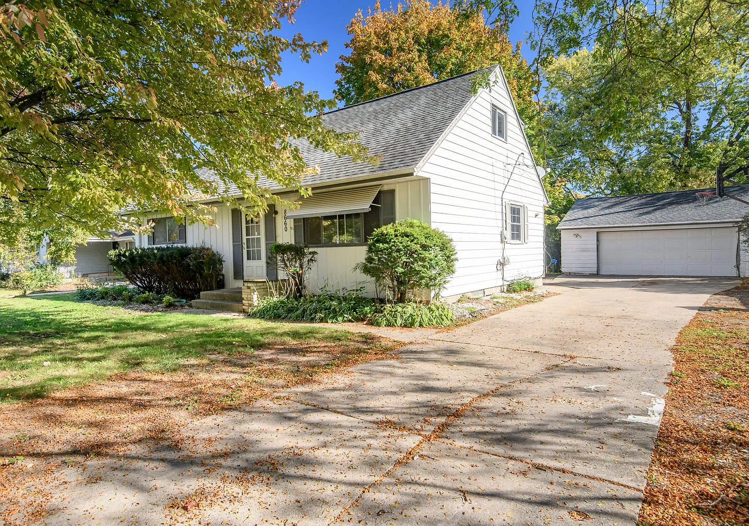 Spacious 5-Bedroom, 2-Bath Single-Family Home for Rent in Brown Deer, WI! — Photo 3