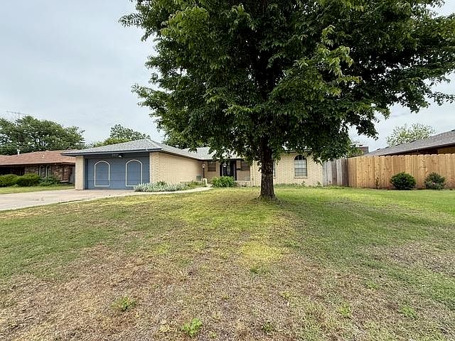 2837 Sunnybrook Ln, Enid, OK 73703 | Zillow