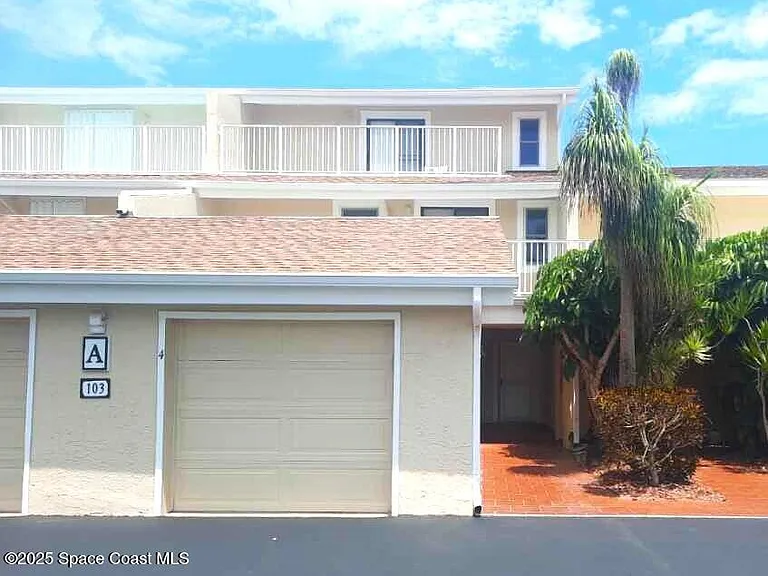 103 La Costa St #5-A — Photo 1