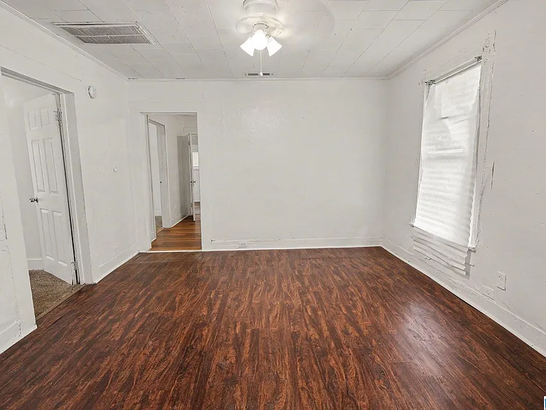 220 Avenue Z — Photo 6