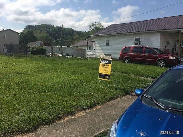 2nd image of 307 Henderson St