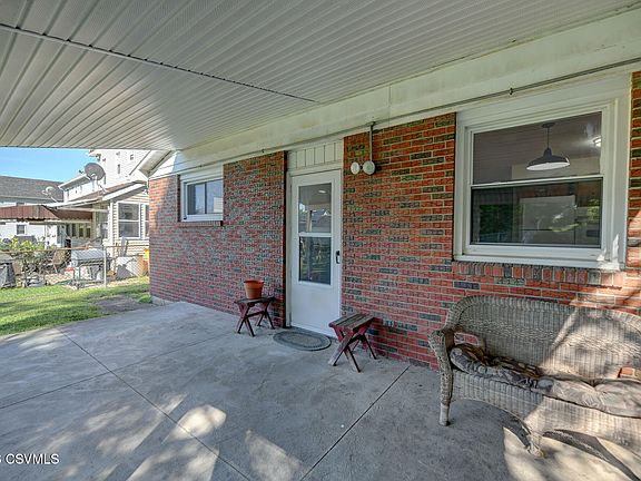 4th image of 214 W 8th St