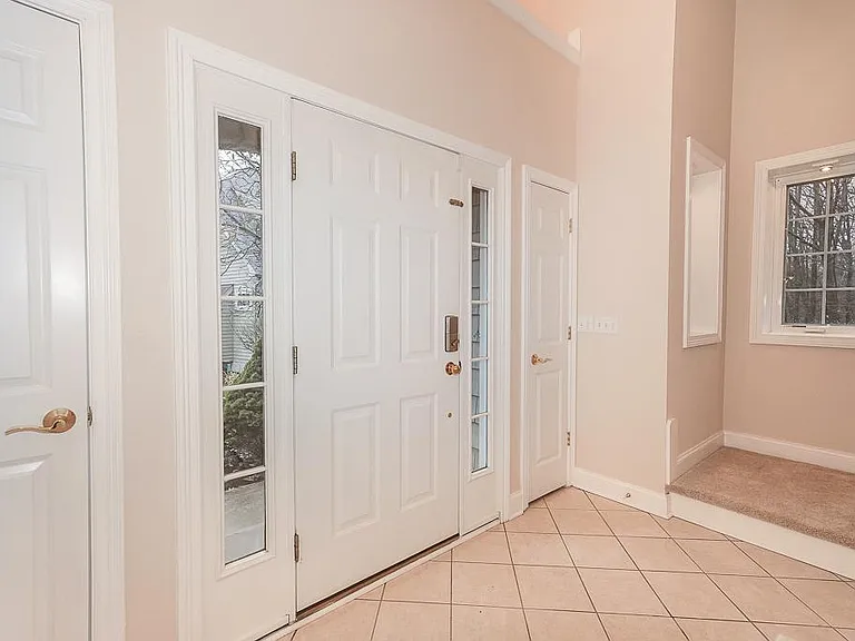 3729 Edgehill Dr — Photo 6