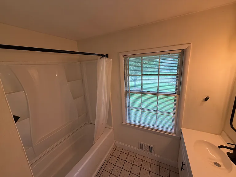 8925 Goodman St — Photo 7