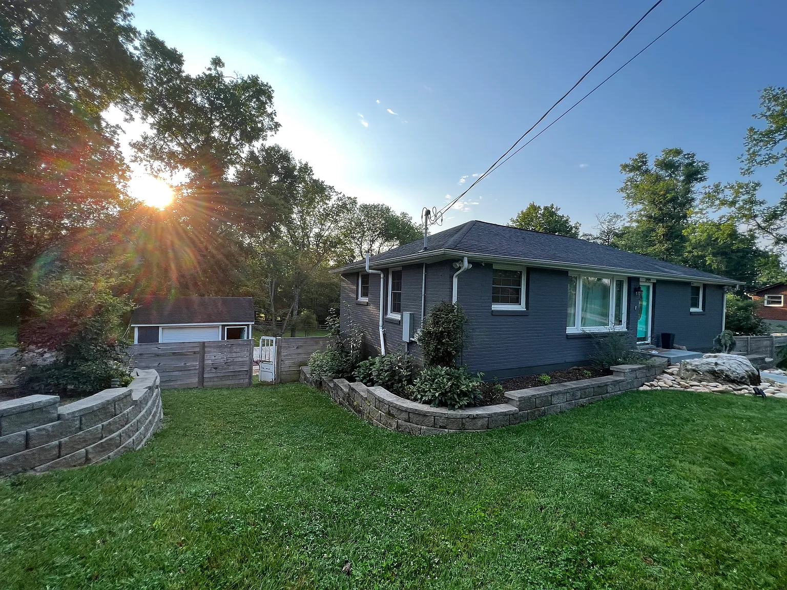 4 bed, 2250 sqft, $3,200 — Photo 2