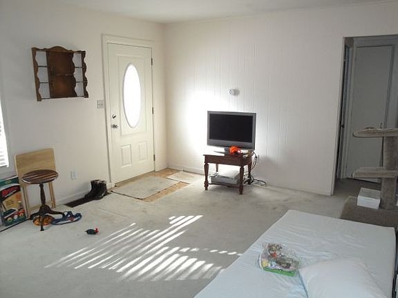 3rd image of 418 Fairfield Ave NW