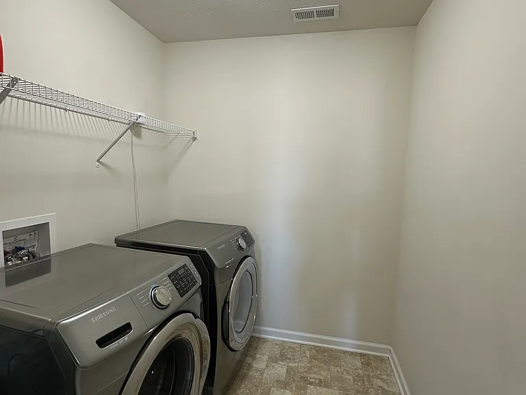 716 Yorkshire Dr — Photo 25