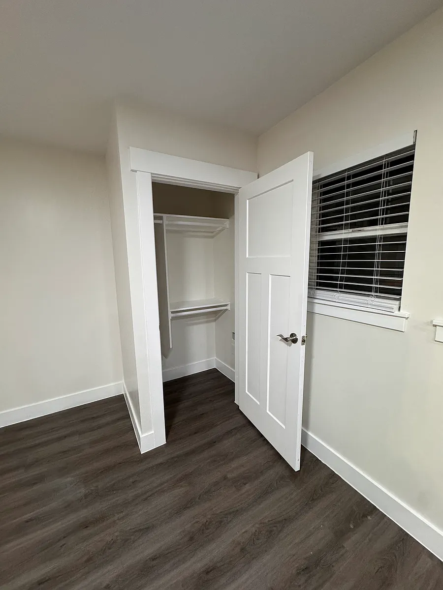 Building Photo - 158 S 400 E #3