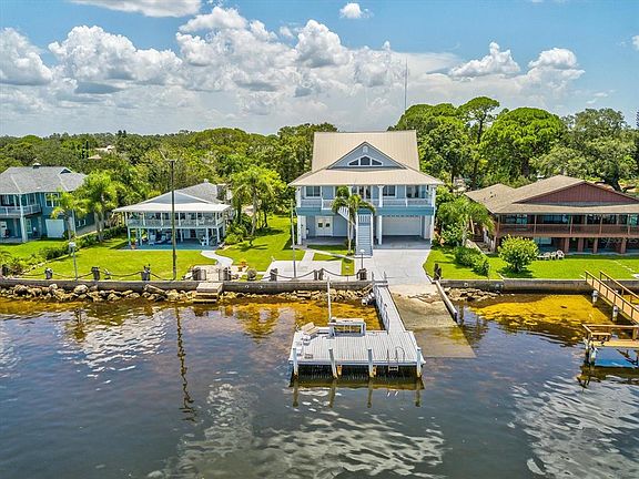 4th image of 2001 Gulfview Dr