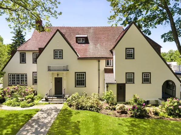 55 Penniman Rd, Brookline, MA 02445