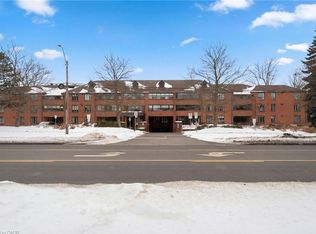 150 Wilson St #306, Ancaster, ON L9G 1E2
