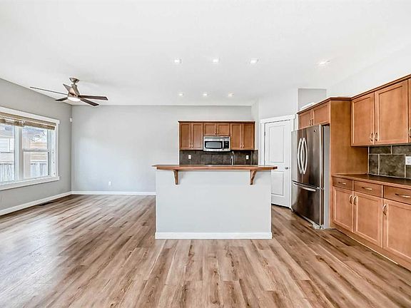 4th image of 32 S Copperleaf Way SE