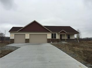 83 Cedars Dr, Poland, OH 44514