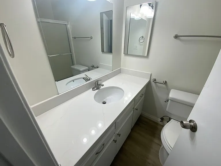 4204 4206 1/2 Manhattan Beach Blvd — Photo 10