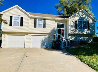 134 Brookwood St, Lansing, KS 66043