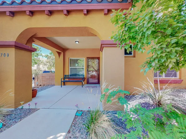 5700 Strand Loop SE, Albuquerque, NM 87106
