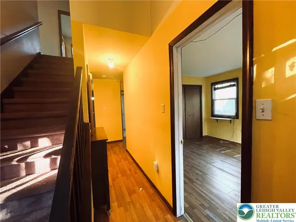 3529 Peak Dr, Tobyhanna, PA 18466