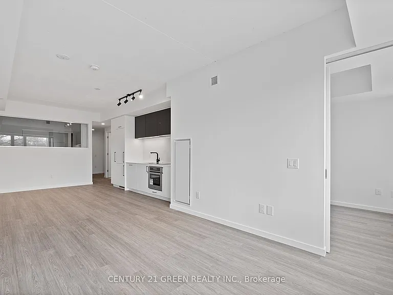 689 The Queensway #216 — Photo 28